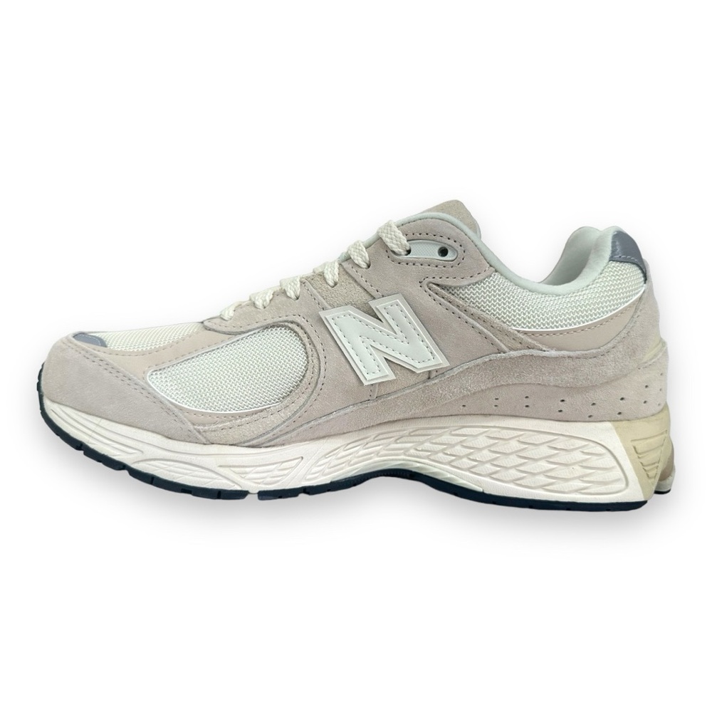NWT New Balance 2002R Shoes Color: Beige size various - Picture 2 of 9